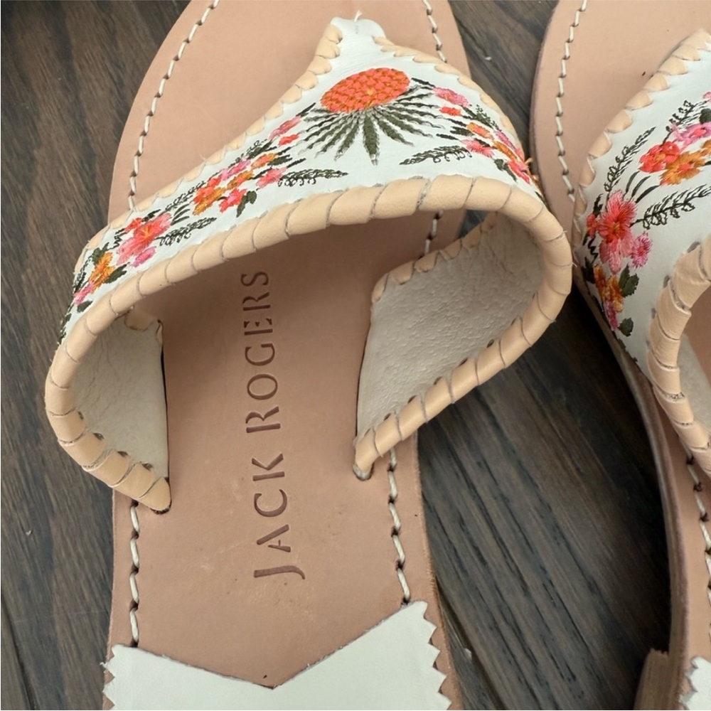 New! JACK ROGERS LIMITED EDITION
PINEAPPLE FLORAL THONG SANDALS - Picture 5 of 16